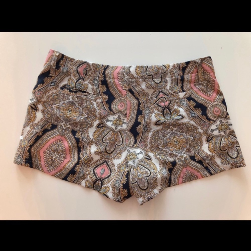 BCBGeneration Pattern Shorts - Picture 2 of 2